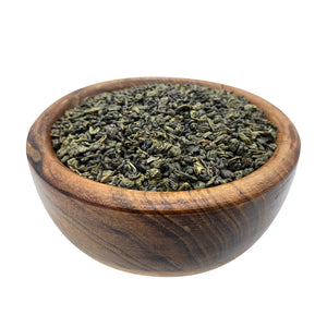 Πράσινο Τσάι Gunpowder σε ξύλινο μπώλ